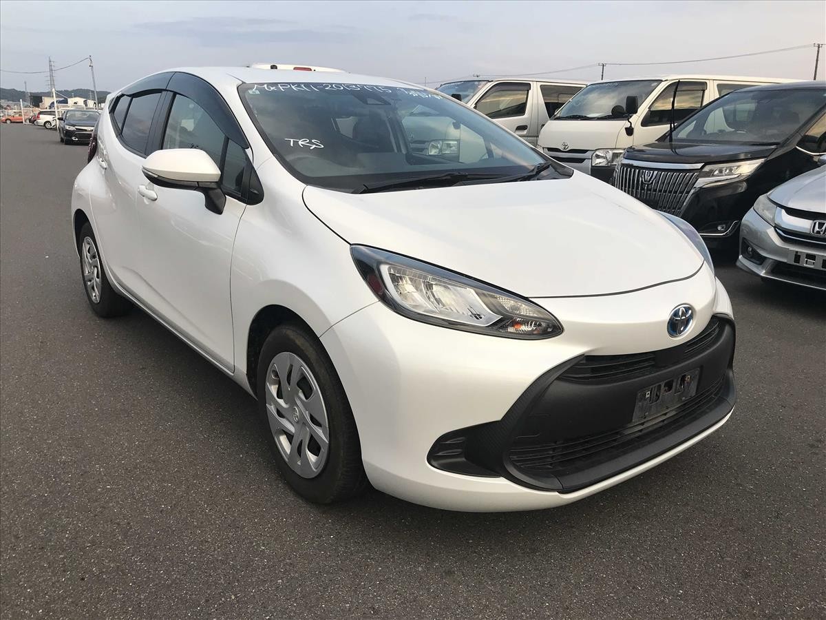 2021 Toyota Aqua thumbnail