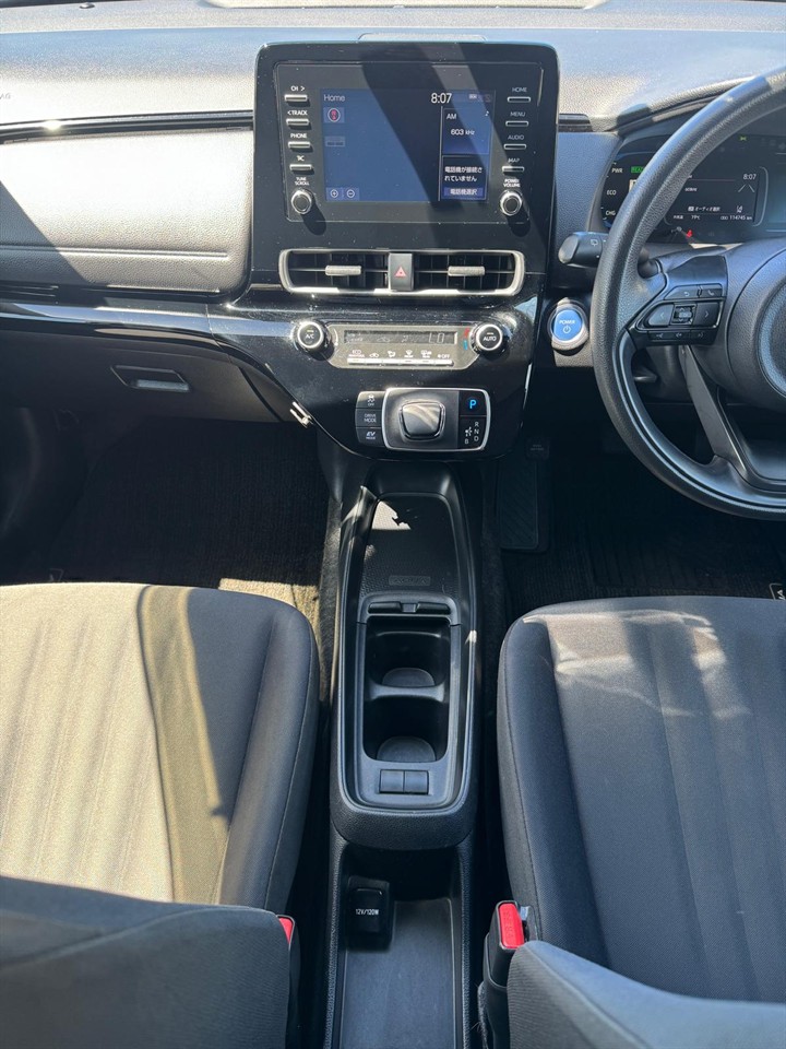 2021 Toyota Aqua thumbnail