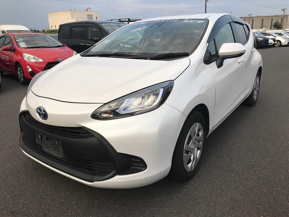 2021 Toyota Aqua thumbnail