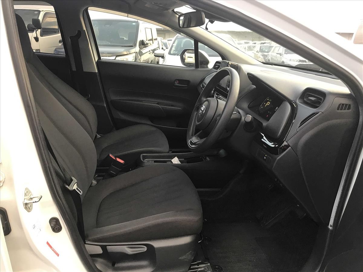 2021 Toyota Aqua thumbnail