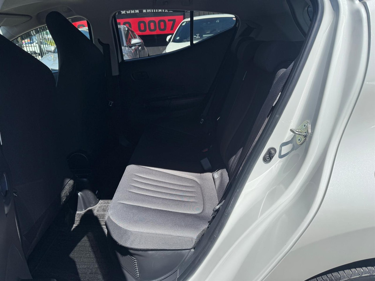 2021 Toyota Aqua thumbnail