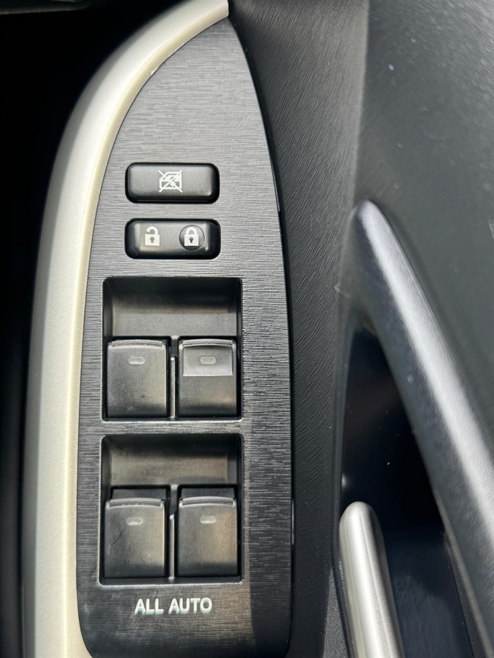2013 Toyota PRIUS thumbnail