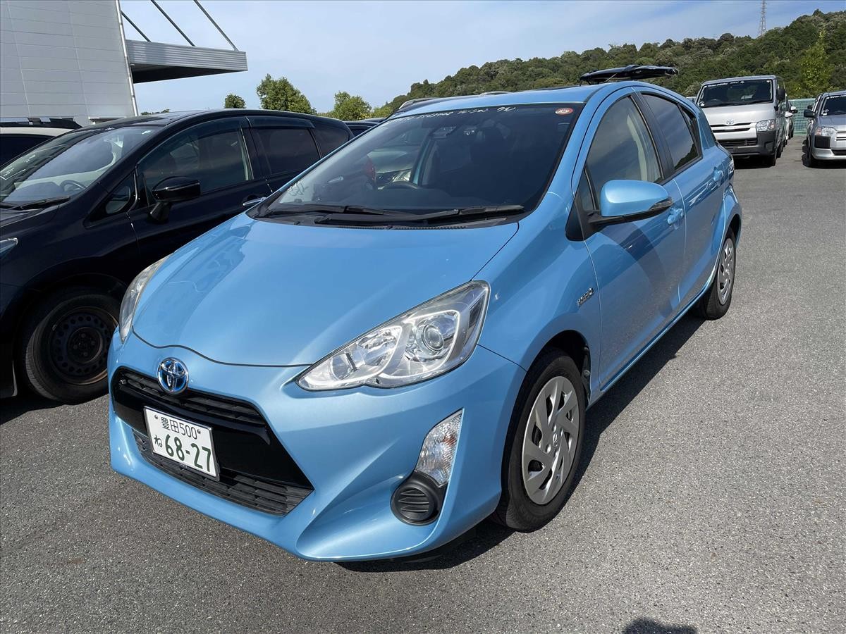 2016 Toyota Aqua thumbnail