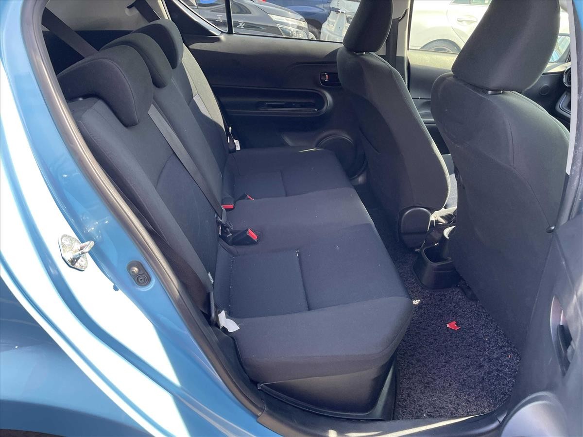 2016 Toyota Aqua thumbnail