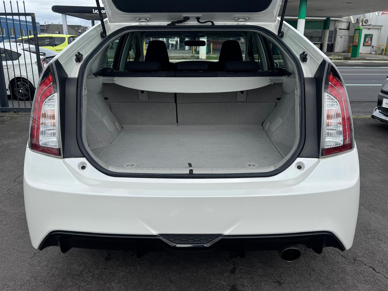 2015 Toyota PRIUS thumbnail