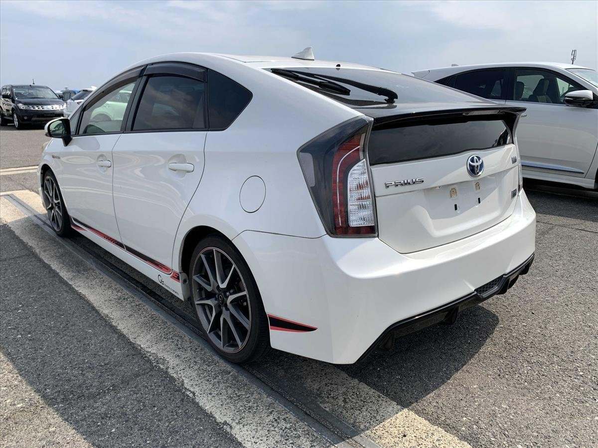 2015 Toyota PRIUS thumbnail