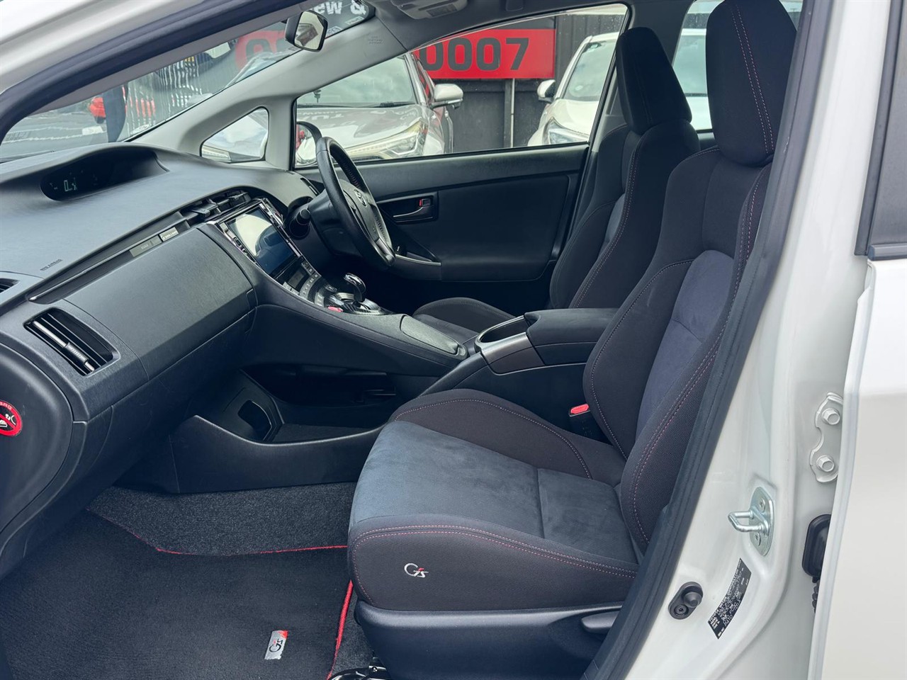 2015 Toyota PRIUS thumbnail