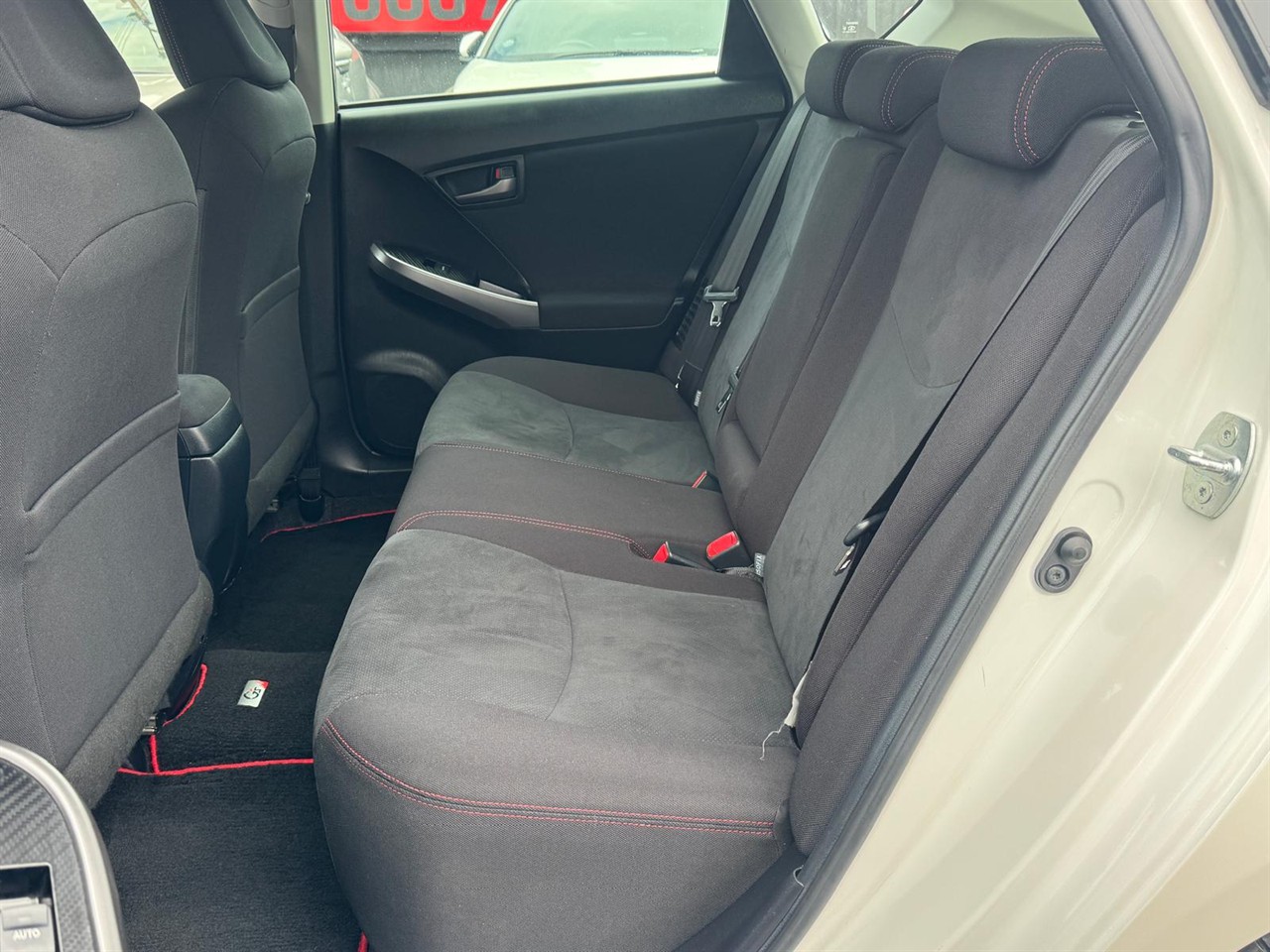 2015 Toyota PRIUS thumbnail
