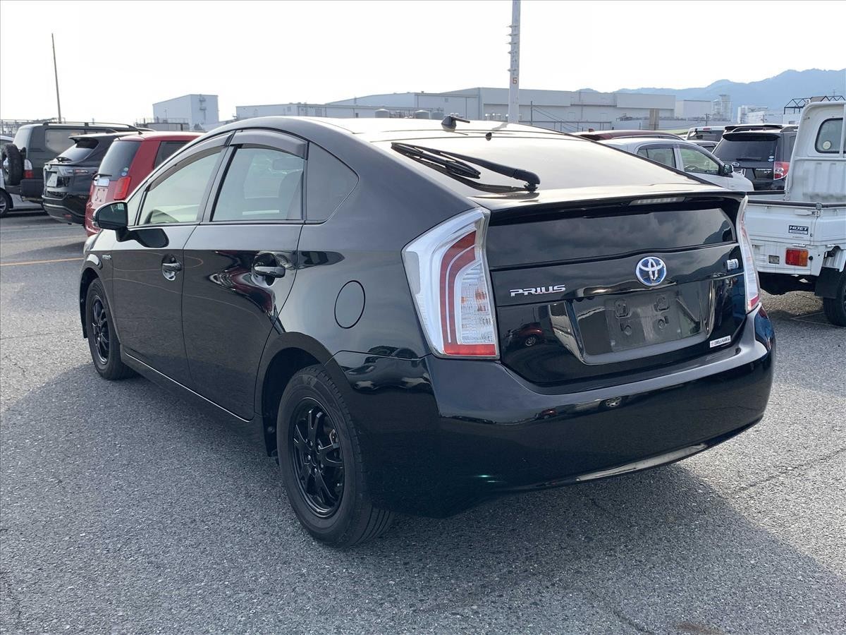 2015 Toyota PRIUS thumbnail