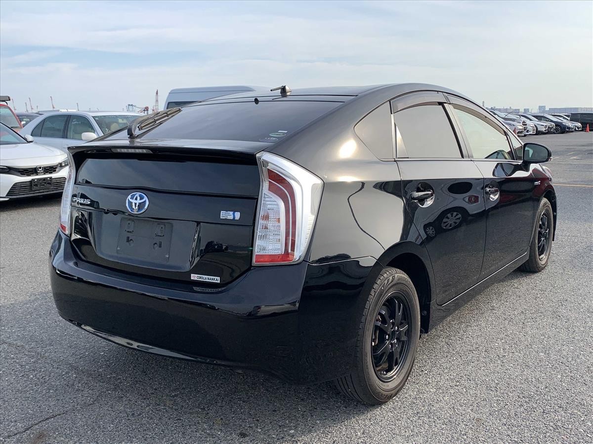2015 Toyota PRIUS thumbnail