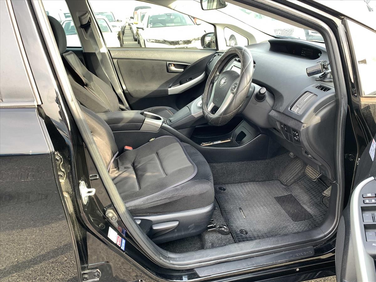 2015 Toyota PRIUS thumbnail