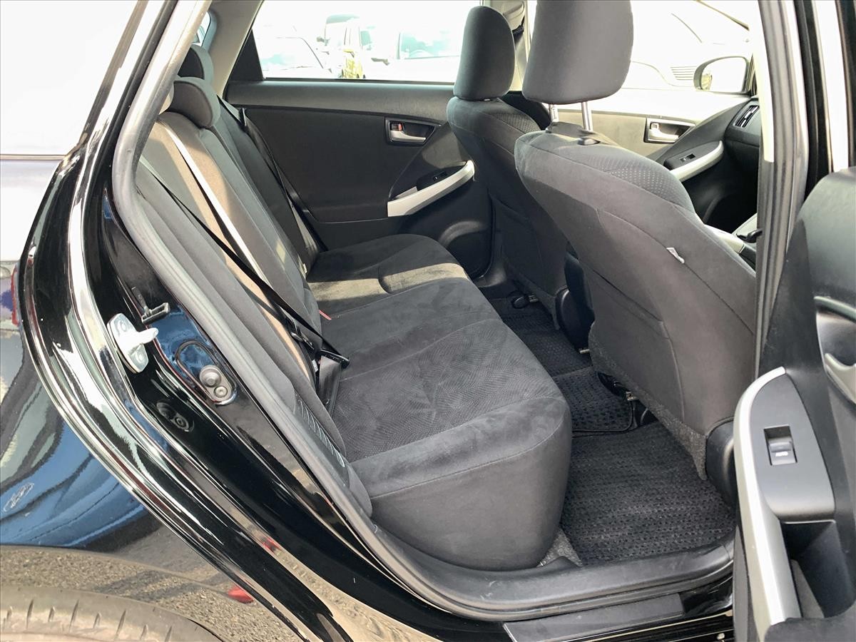 2015 Toyota PRIUS thumbnail