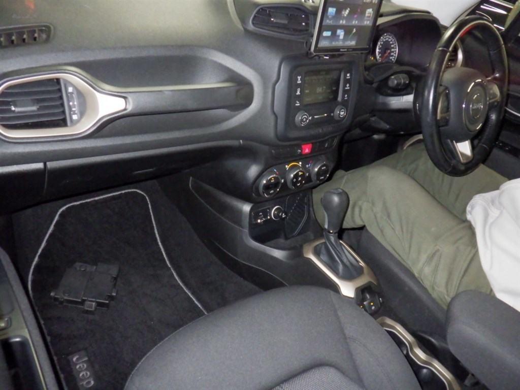 2017 Jeep Renegade thumbnail