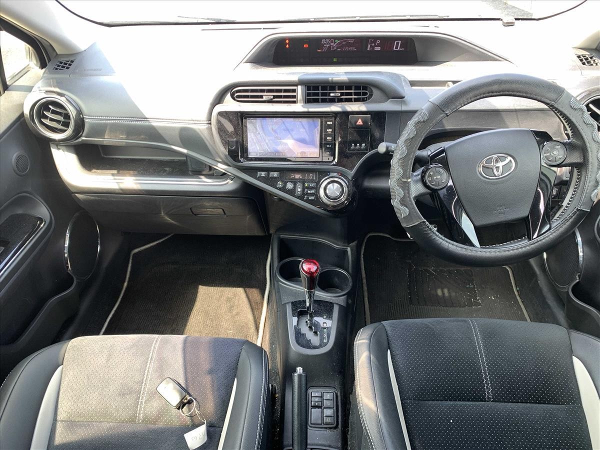 2016 Toyota Aqua thumbnail