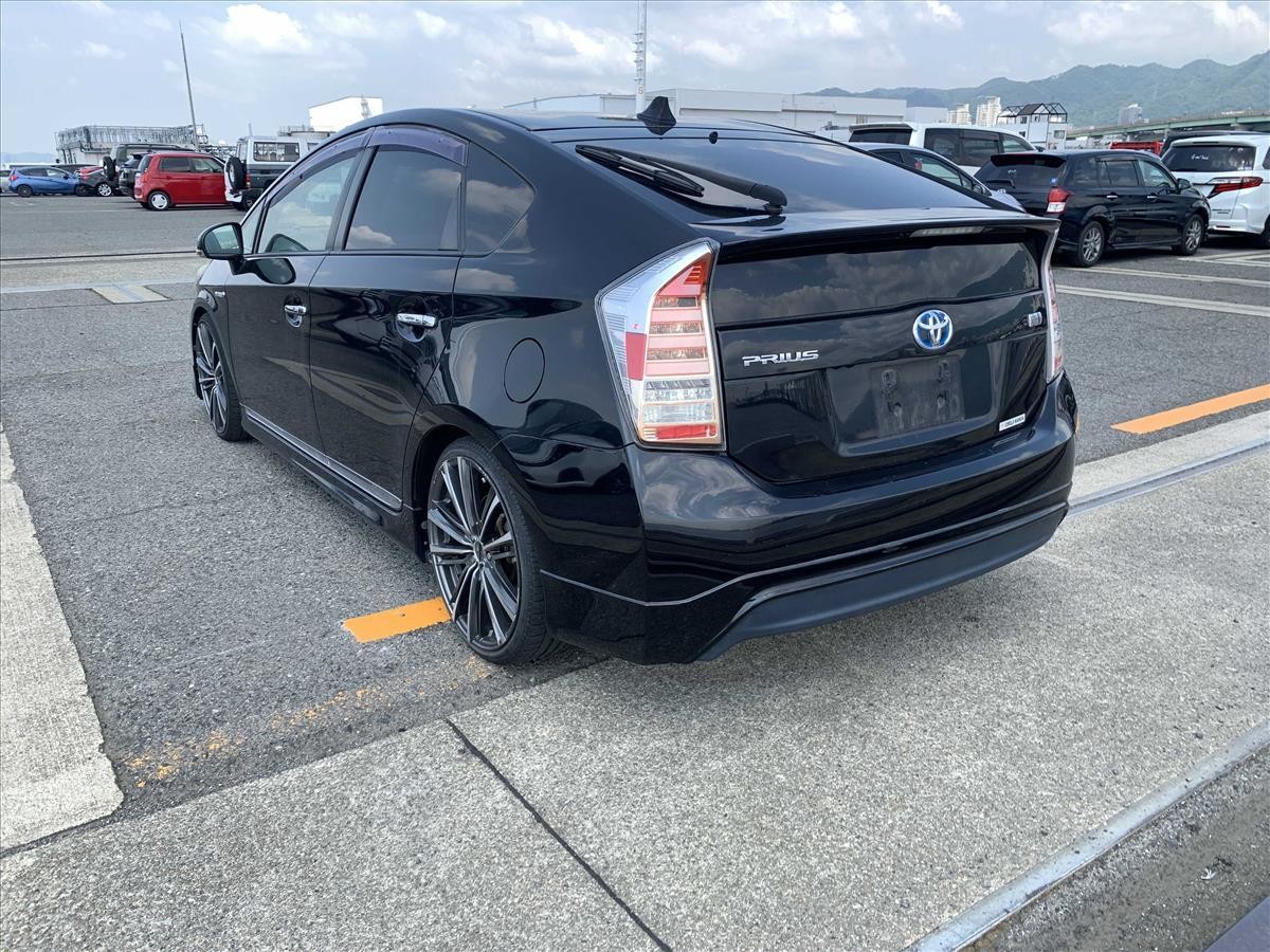 2013 Toyota PRIUS thumbnail