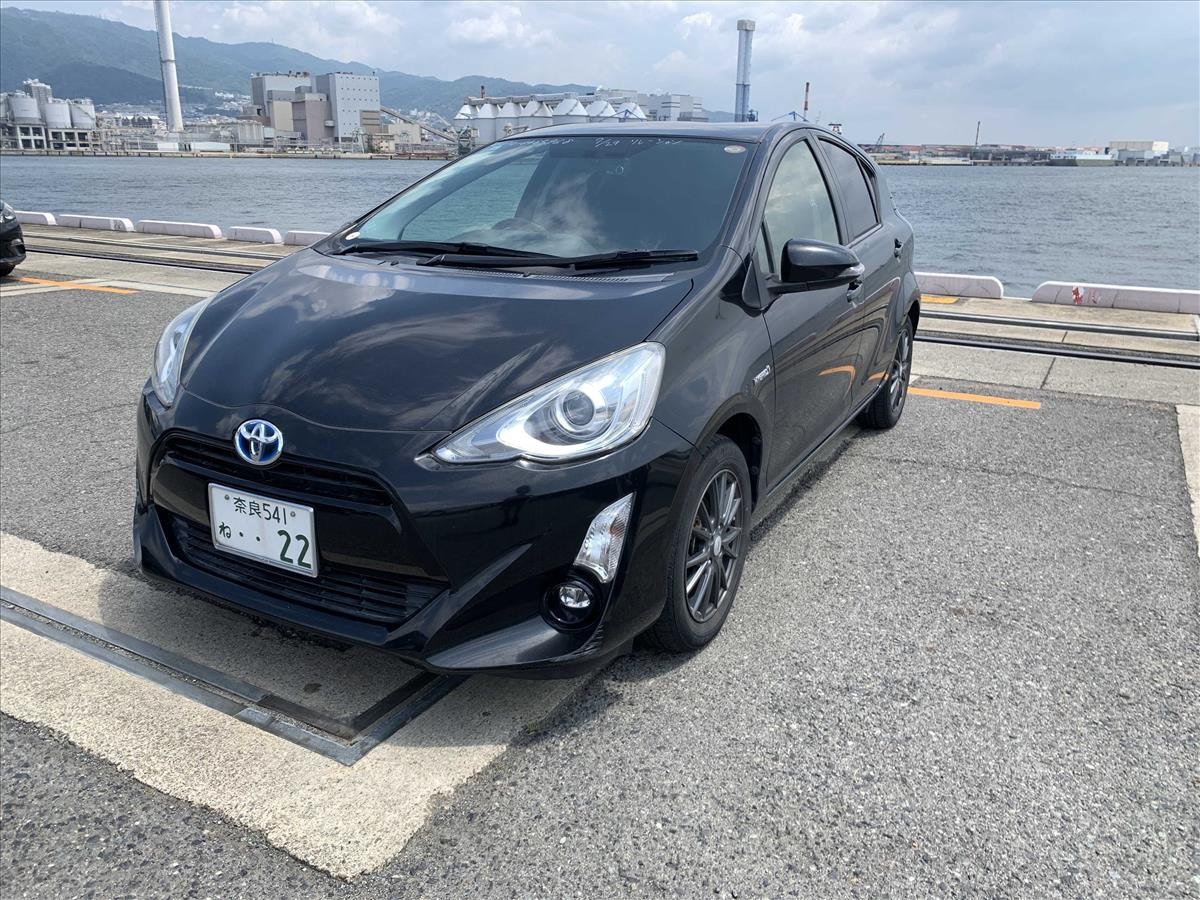 2015 Toyota Aqua thumbnail