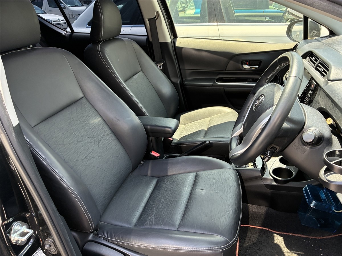 2015 Toyota Aqua thumbnail