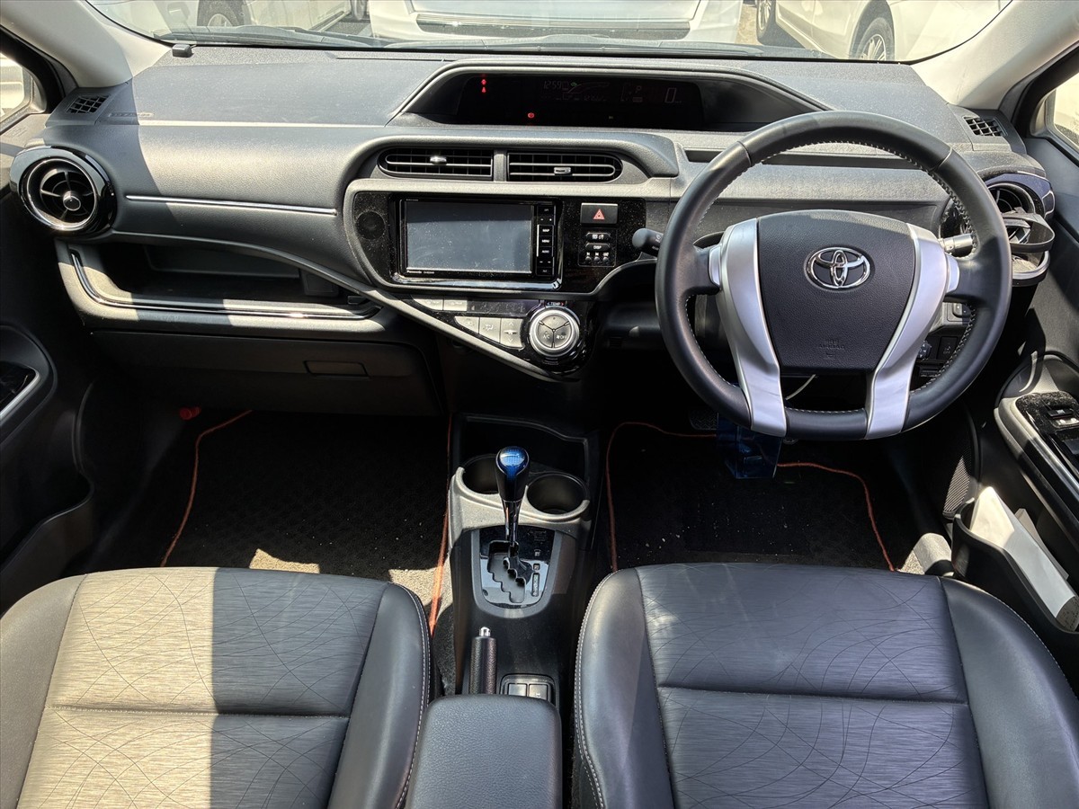 2015 Toyota Aqua thumbnail
