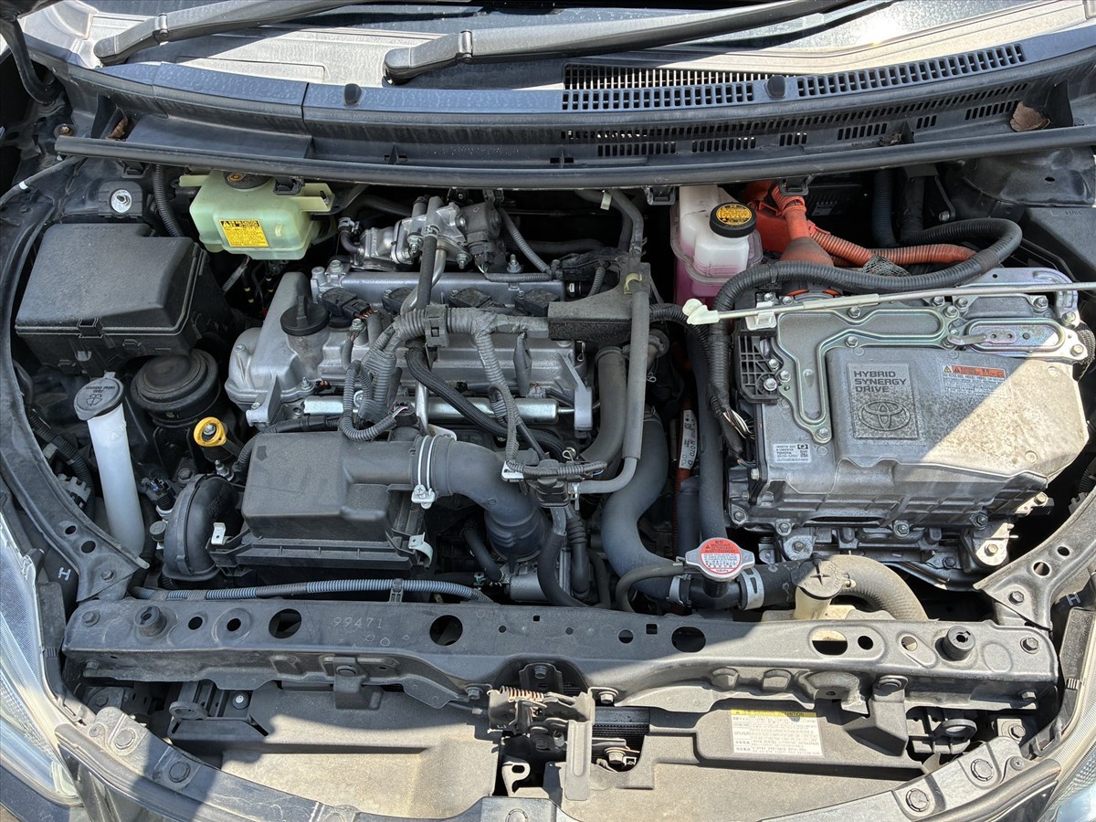 2015 Toyota Aqua thumbnail