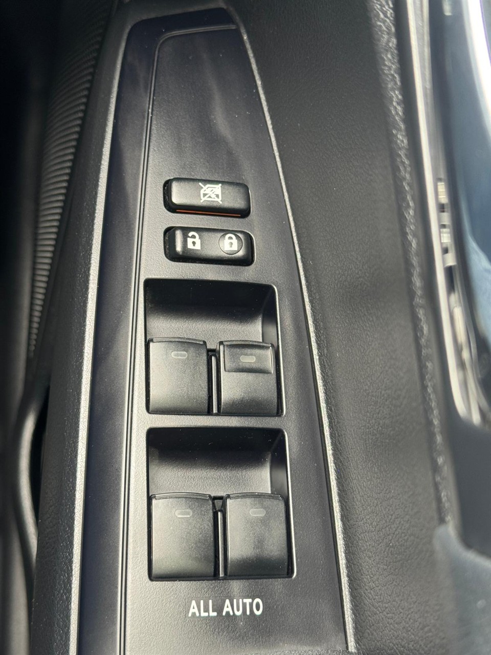 2015 Toyota Corolla thumbnail