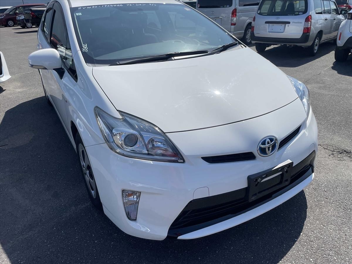 2015 Toyota PRIUS thumbnail