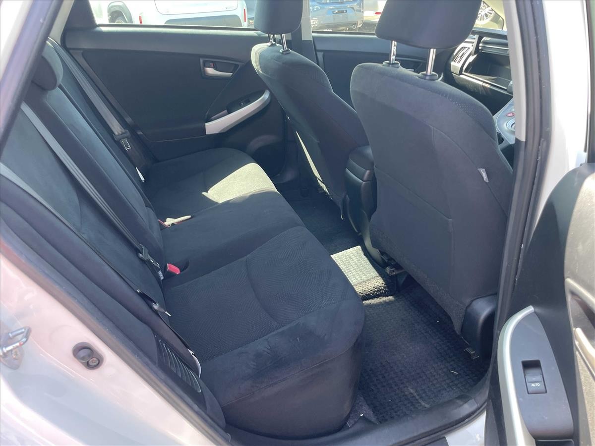 2015 Toyota PRIUS thumbnail