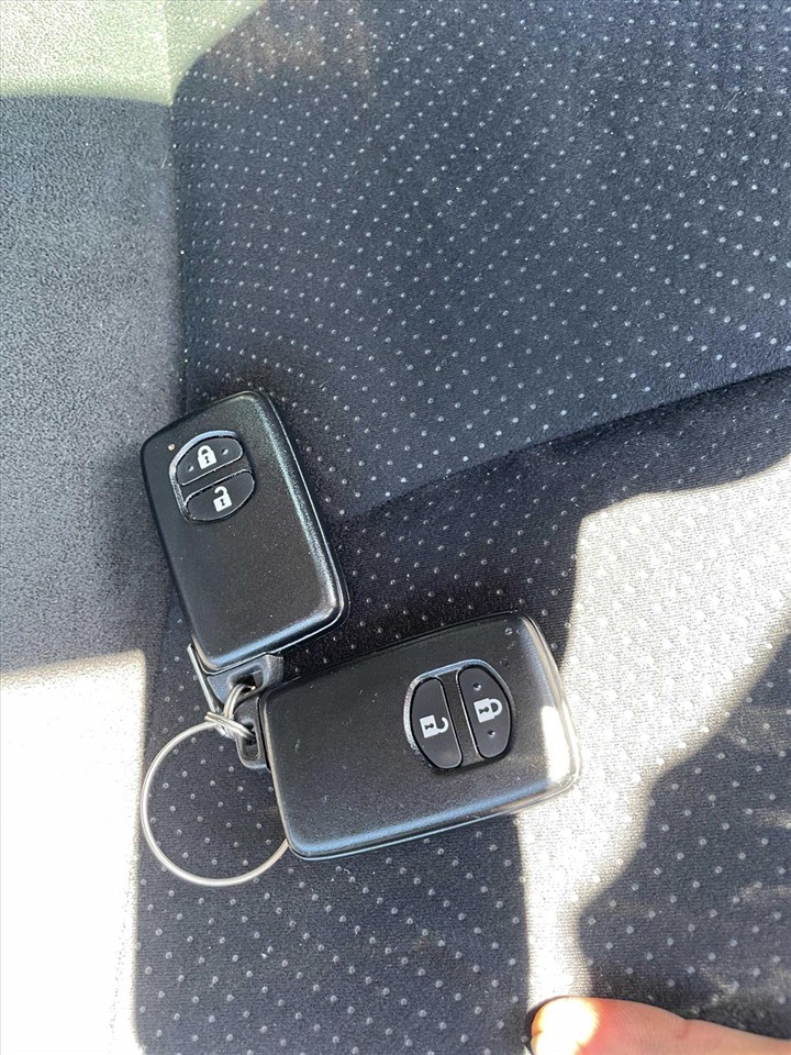 2015 Toyota PRIUS thumbnail