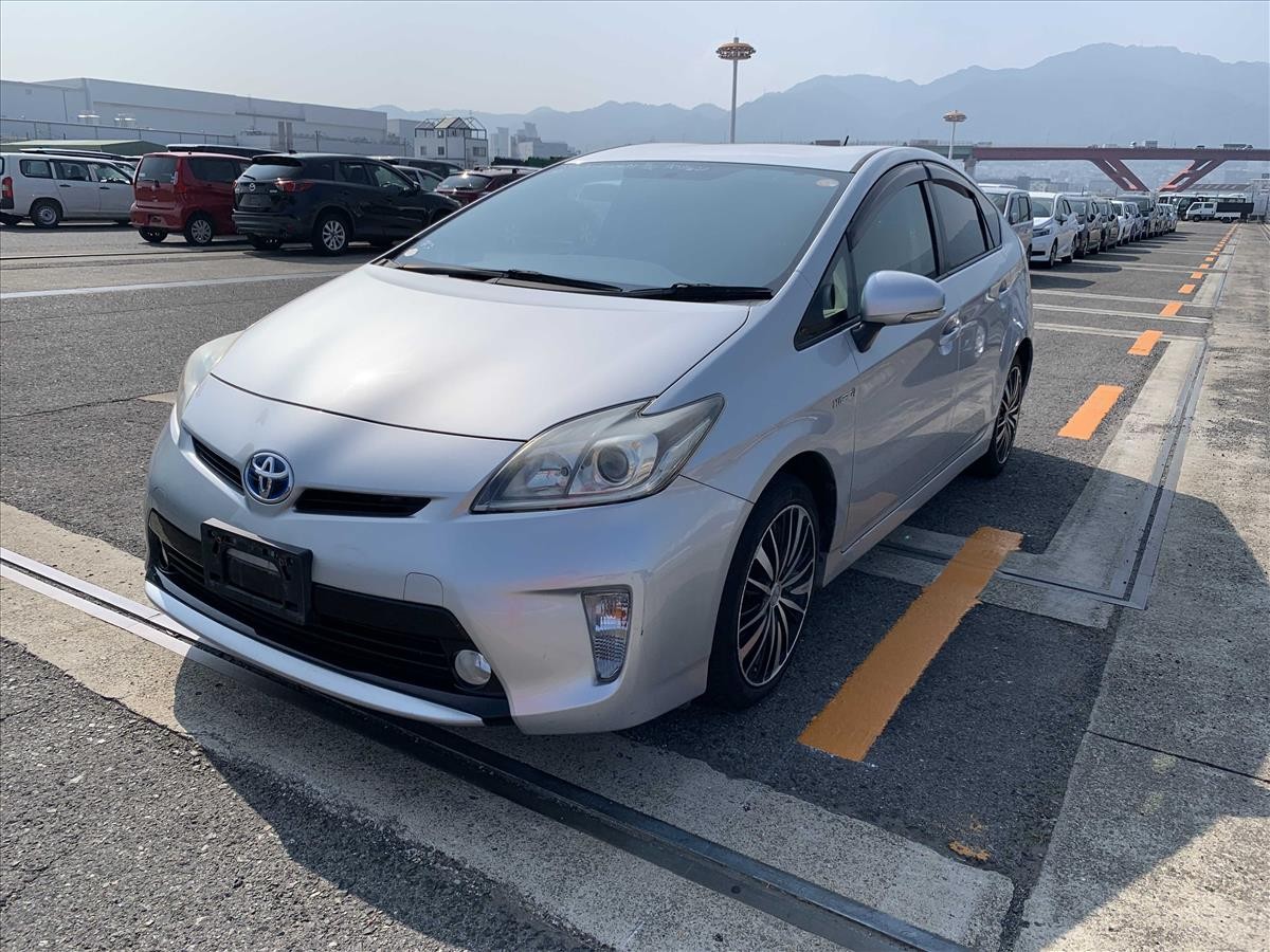 2014 Toyota PRIUS thumbnail