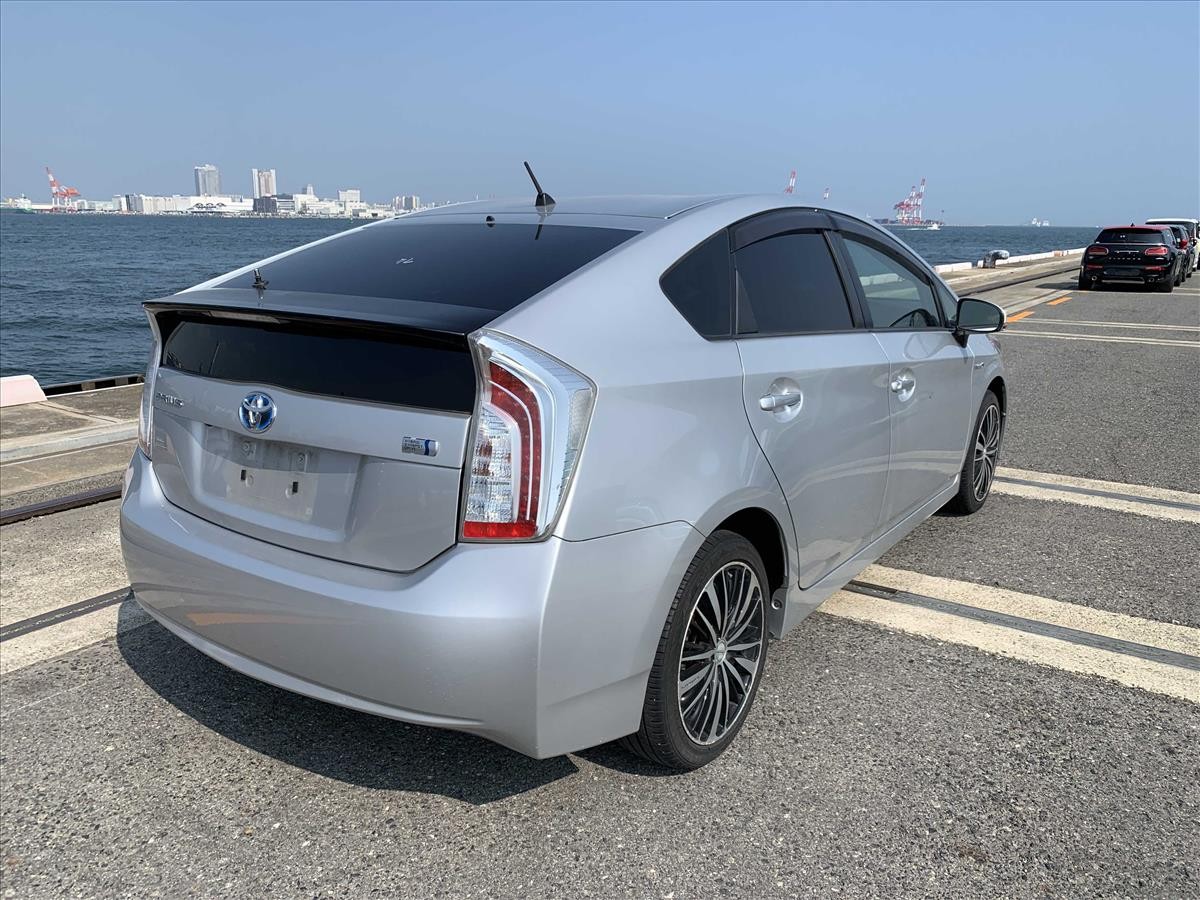 2014 Toyota PRIUS thumbnail