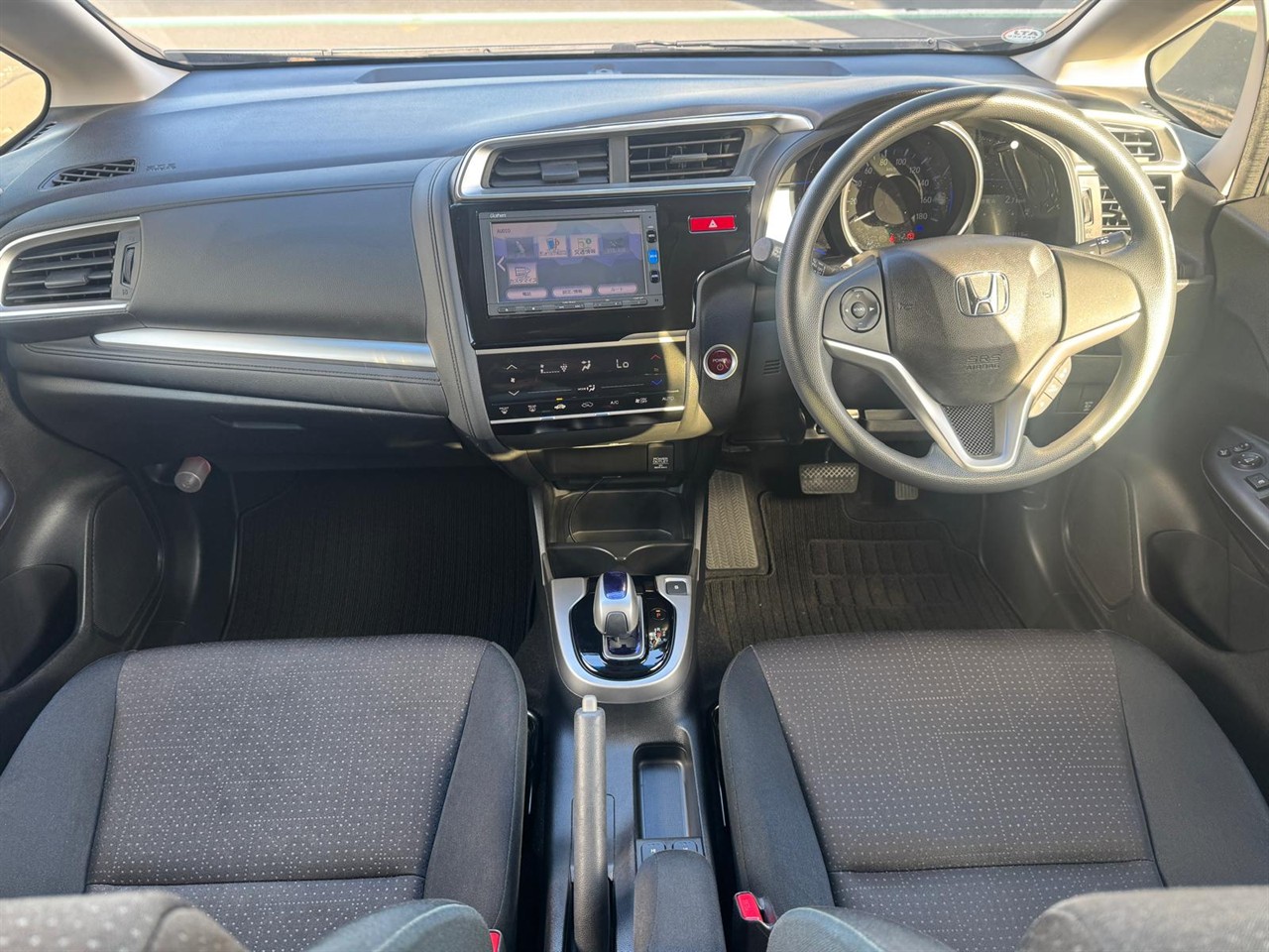 2016 Honda FIT thumbnail