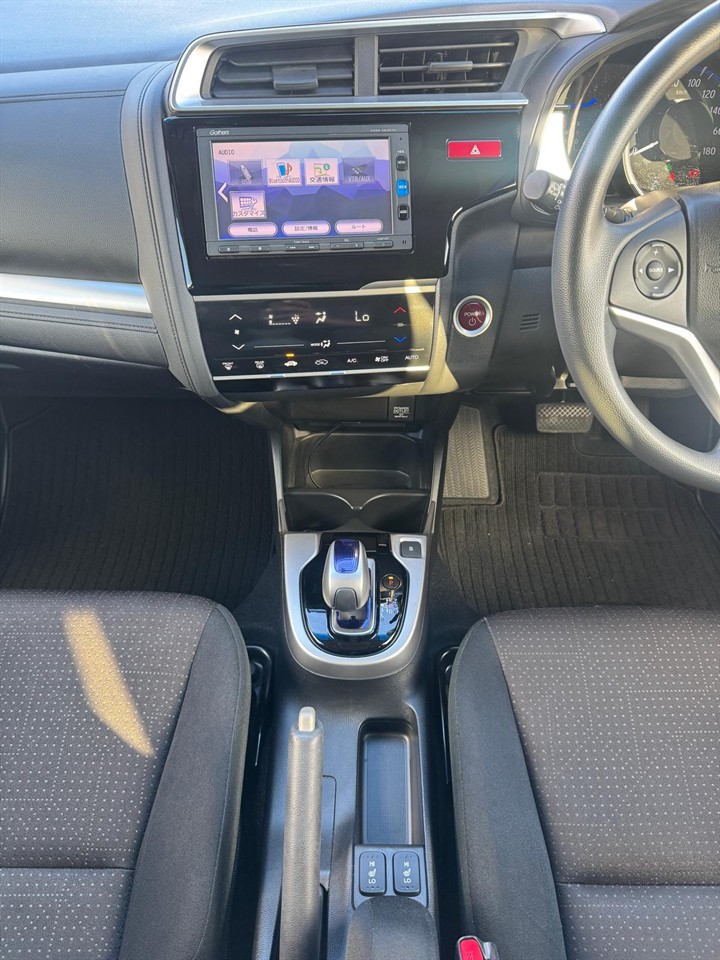 2016 Honda FIT thumbnail