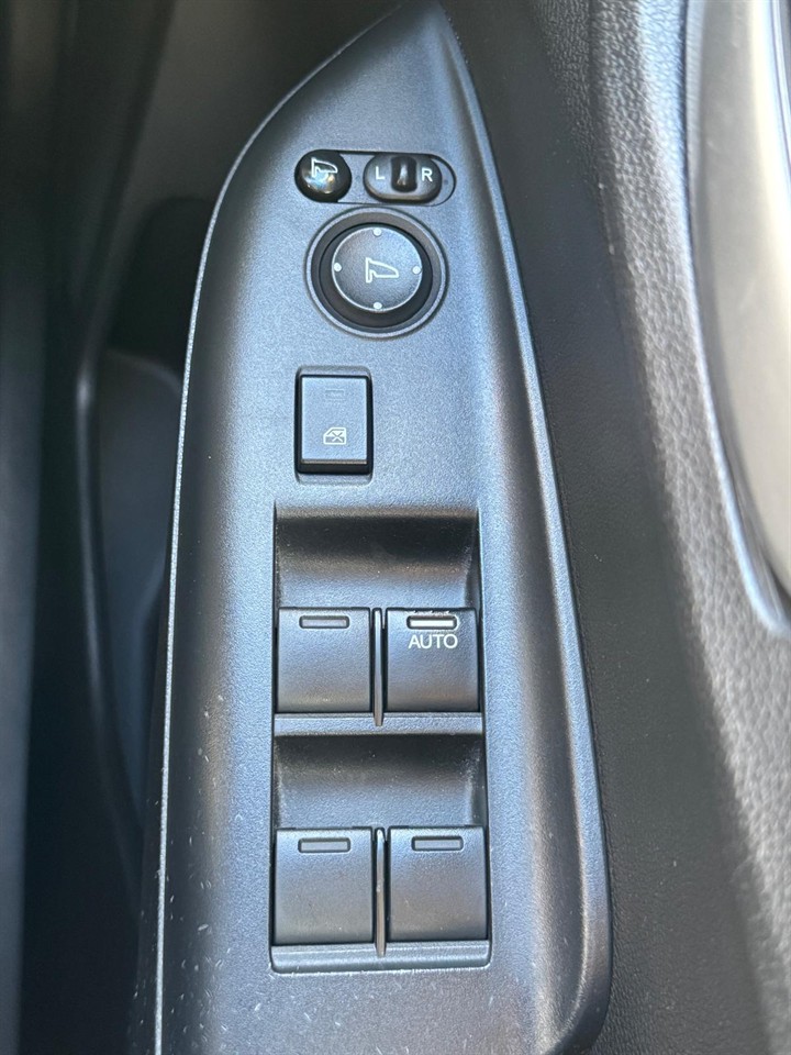 2016 Honda FIT thumbnail
