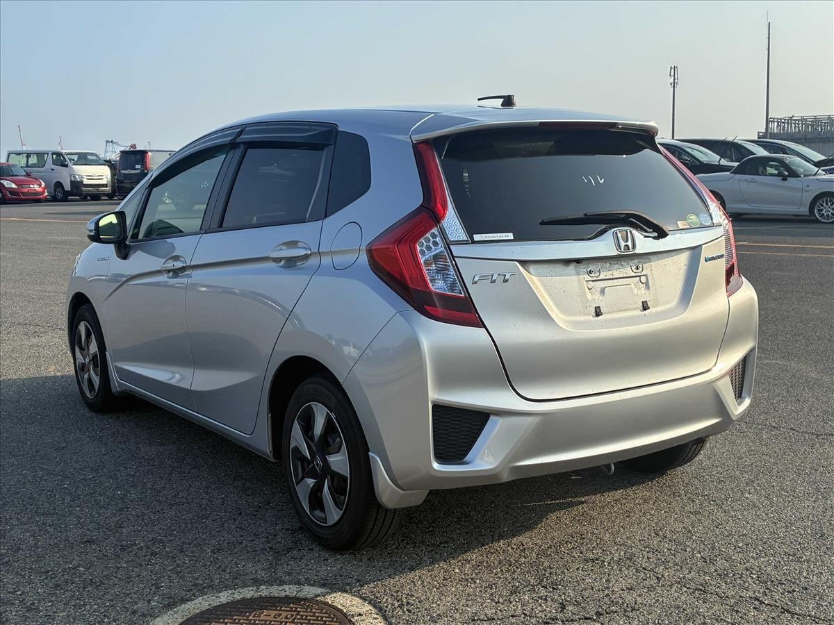 2016 Honda FIT thumbnail