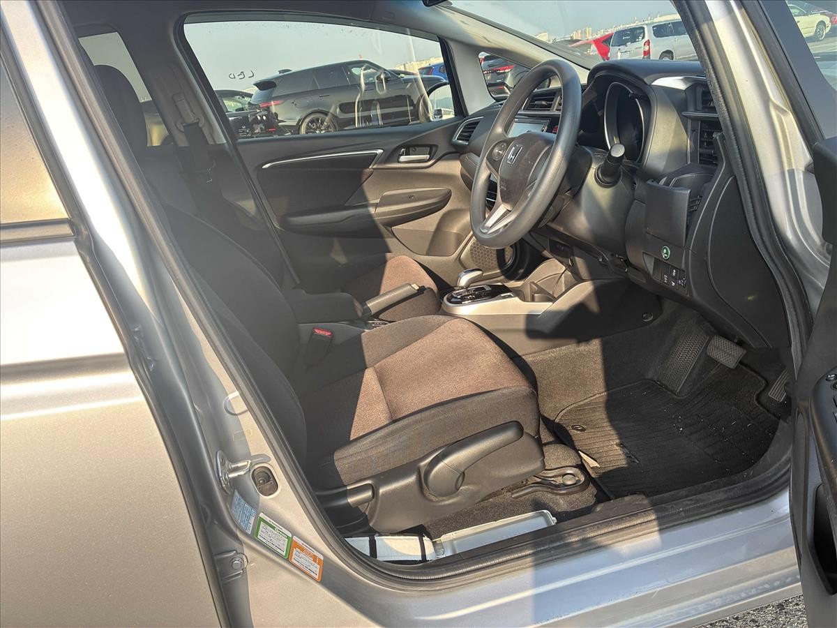2016 Honda FIT thumbnail