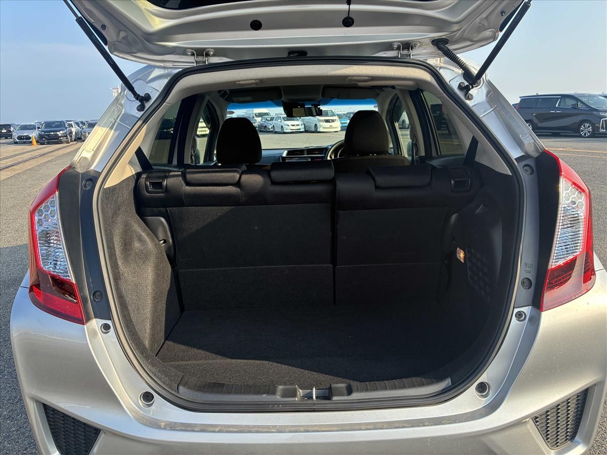 2016 Honda FIT thumbnail