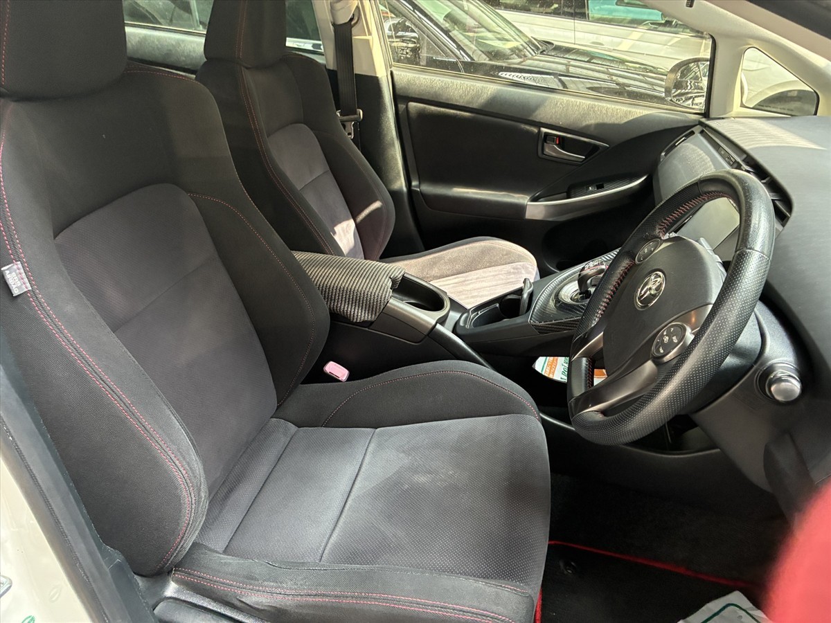 2012 Toyota PRIUS thumbnail