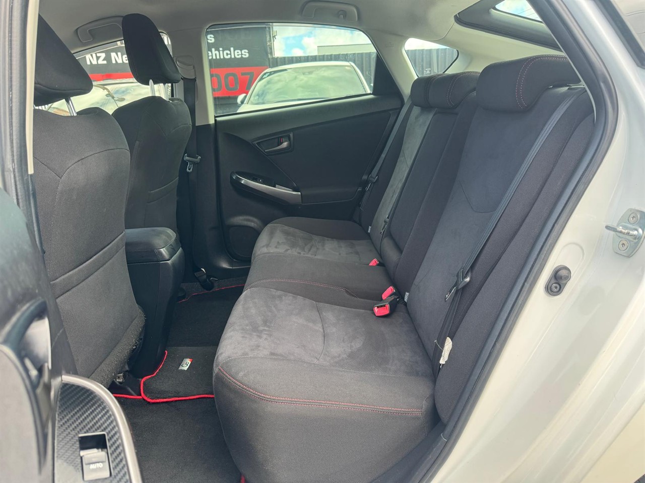 2012 Toyota PRIUS thumbnail
