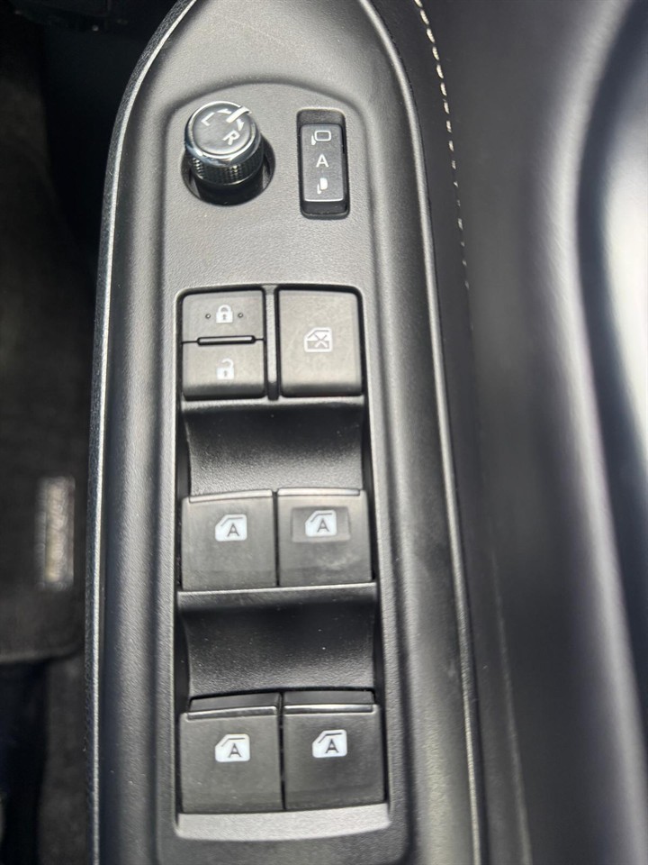 2014 Toyota ESQUIRE thumbnail