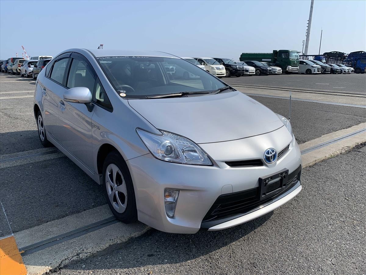 2014 Toyota PRIUS thumbnail