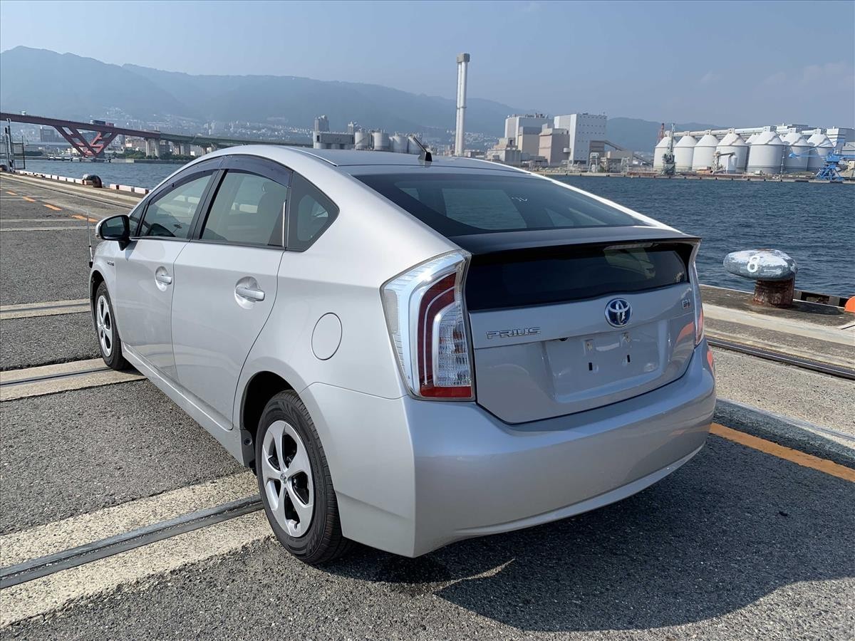 2014 Toyota PRIUS thumbnail