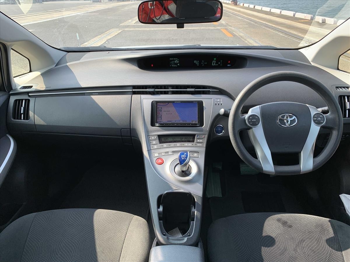 2014 Toyota PRIUS thumbnail