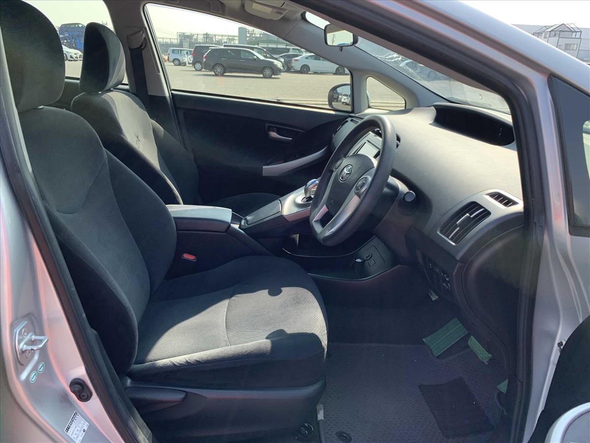 2014 Toyota PRIUS thumbnail