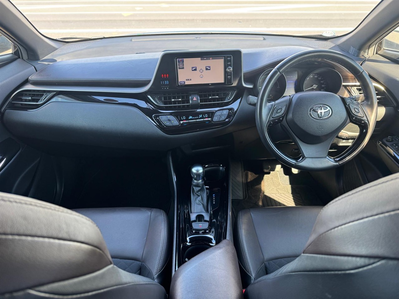 2017 Toyota C-HR thumbnail