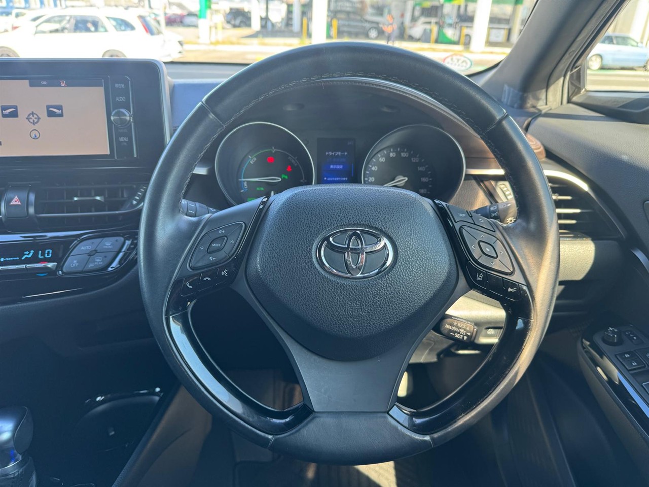 2017 Toyota C-HR thumbnail