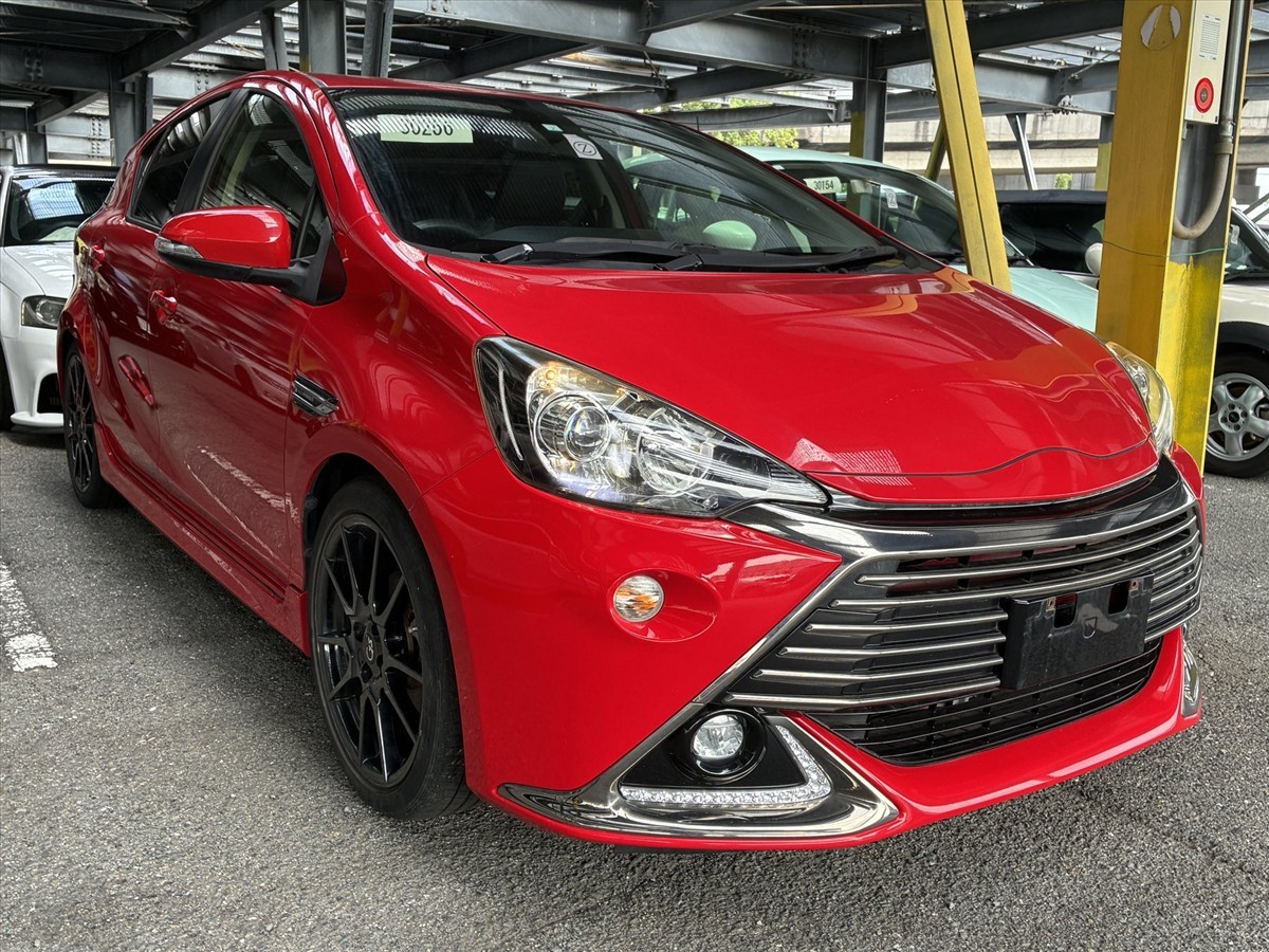 2015 Toyota Aqua thumbnail
