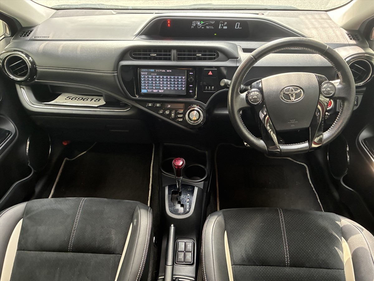 2015 Toyota Aqua thumbnail