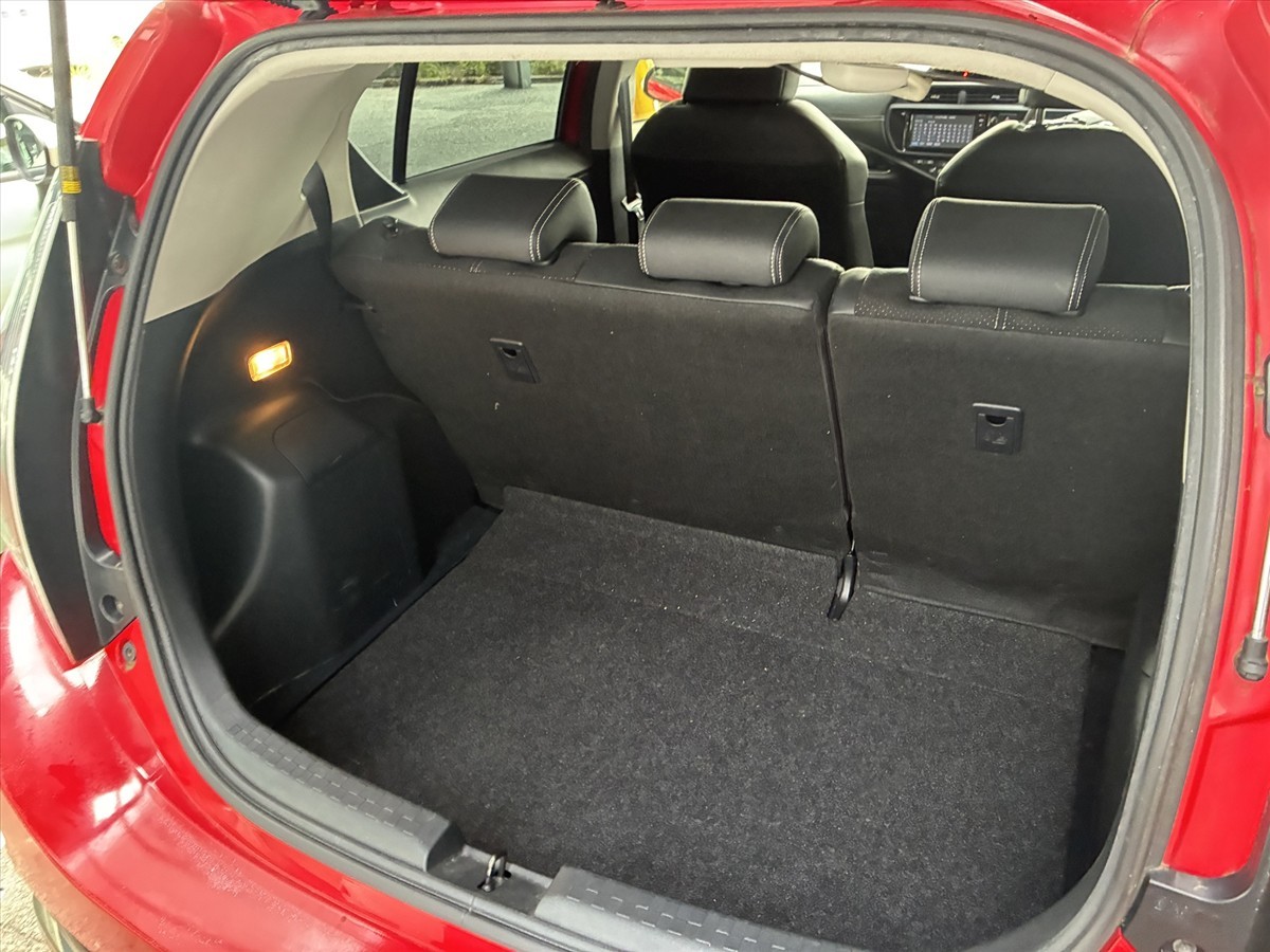 2015 Toyota Aqua thumbnail
