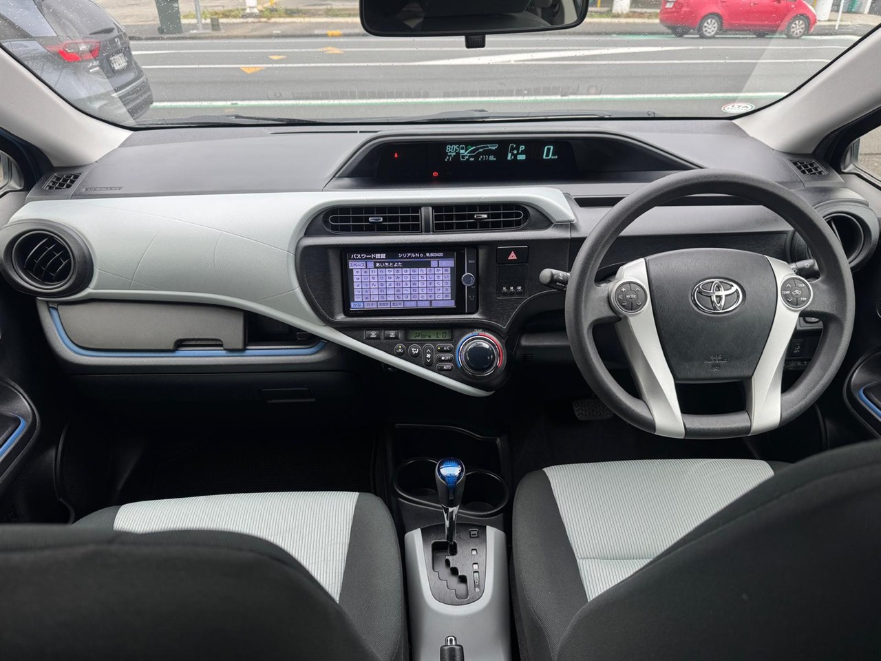 2014 Toyota Aqua thumbnail