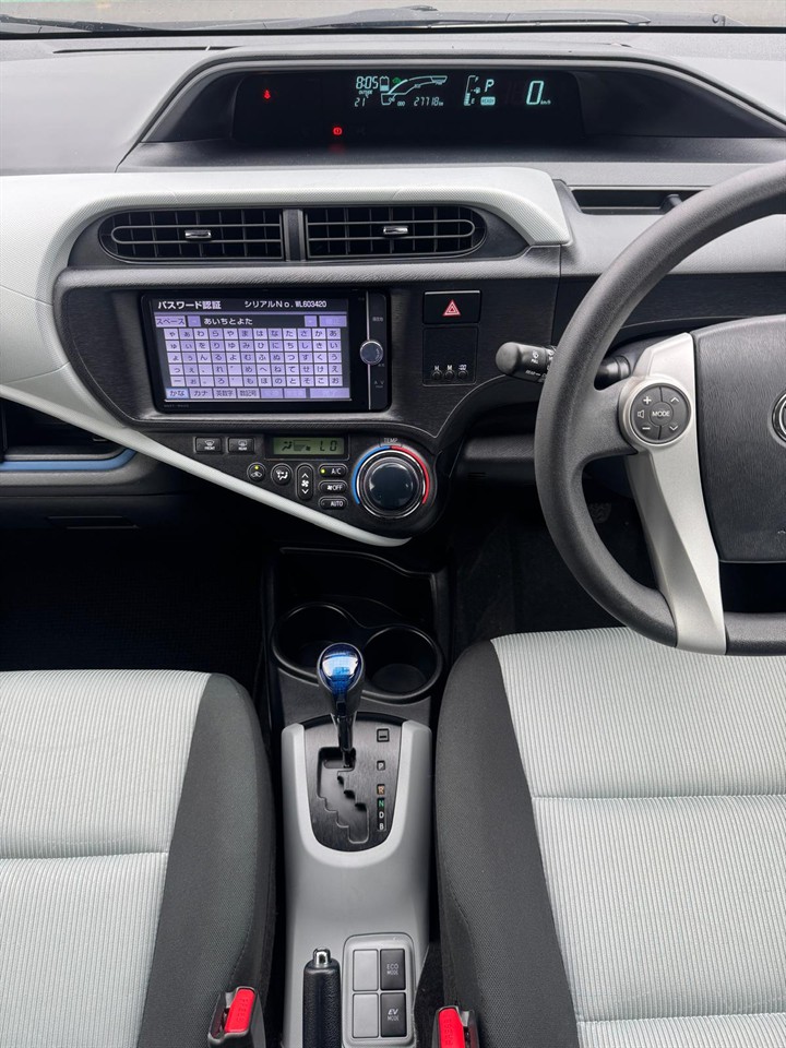 2014 Toyota Aqua thumbnail