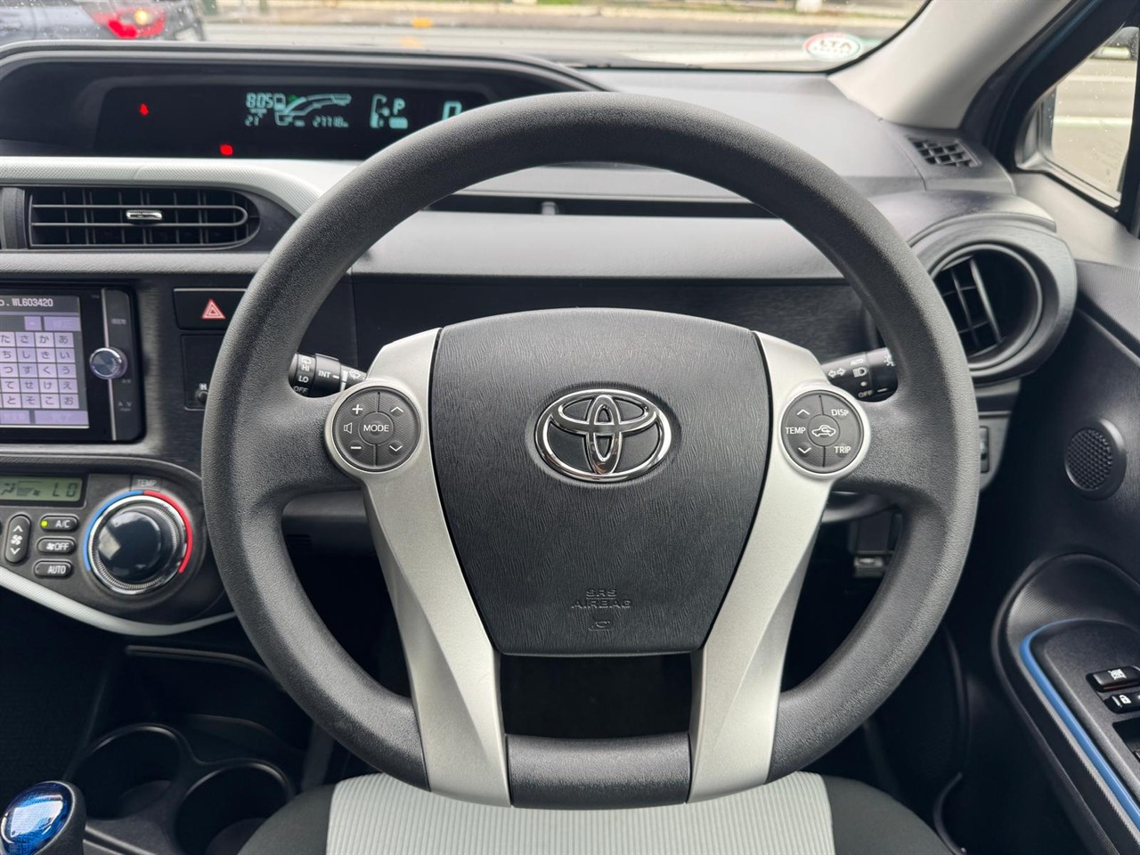 2014 Toyota Aqua thumbnail